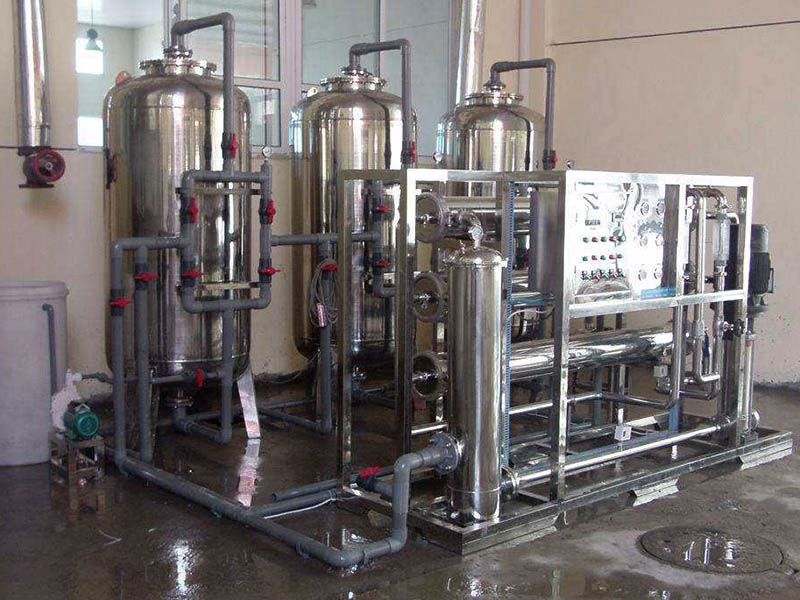 反滲透純水設(shè)備好不好？介紹一下它的優(yōu)勢(shì)缺點(diǎn)。